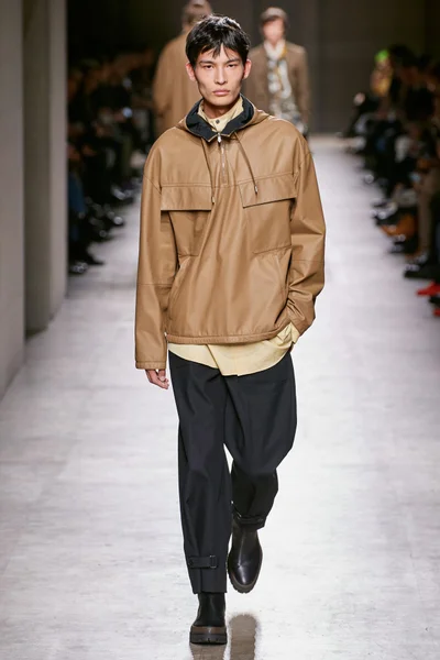 Look 2